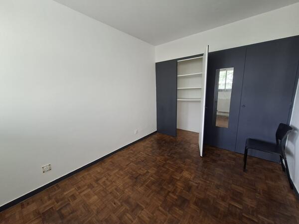 Chambre avec dressing