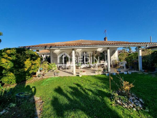 Vente Maison 9 pieces Pessac 7 chambres