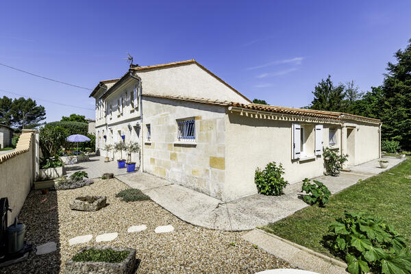 Vente Maison 6 pieces Villegouge 3 chambres