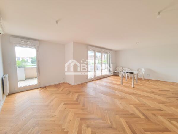 APPARTMENT GARAGE BALCON 5 CHAMBRES