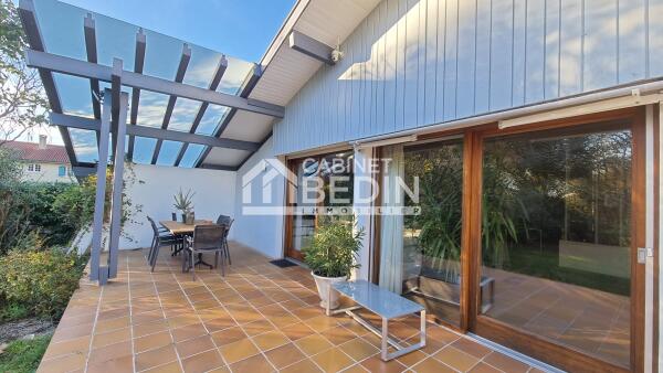 HEUGAS Maison de type F5 et apt F2