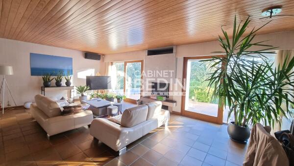 HEUGAS Maison de type F5 et apt F2