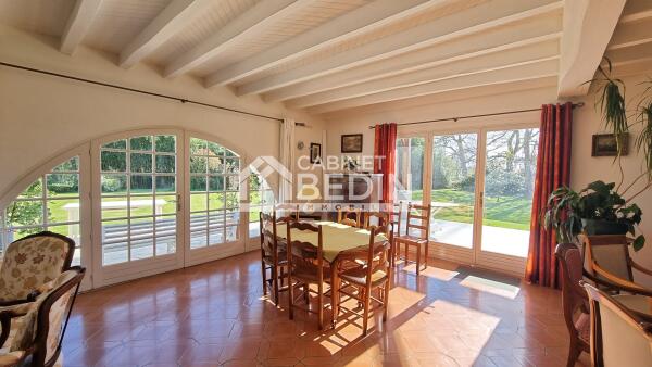 HEUGAS maison de 9 pièces