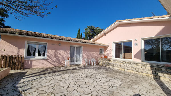 SAUGNAC ET CAMBRAN maison T4