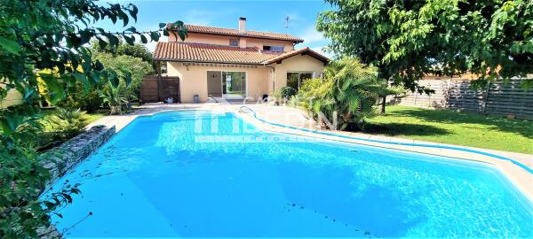 Maison T5, piscine, garage, gd mail