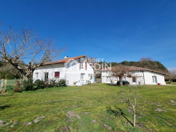 Ensemble immobilier x3  Castet