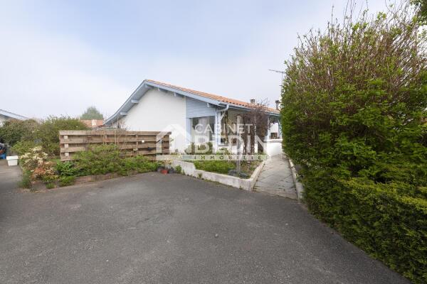 ST GEOURS  MAISON GARAGE PISCINE