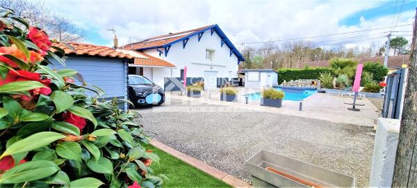 Maison familiale moderne lumineuse