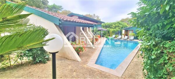 Maison conforatable et dépendance