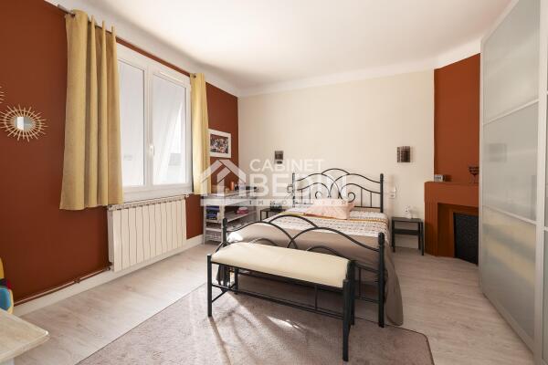 Propriété familiale divisée en 2