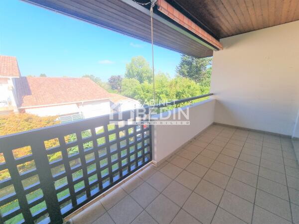 APPARTEMENT T2 terrasse parking lac