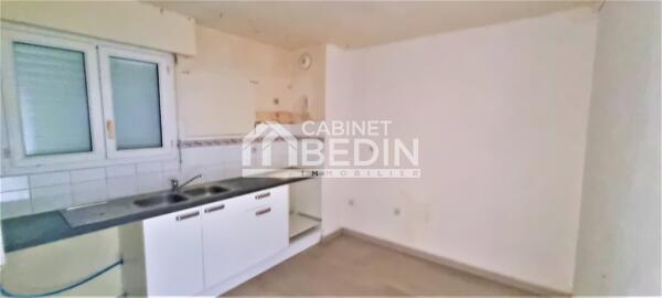 T3 PISCINE TERRASSE SUD ET PARKING