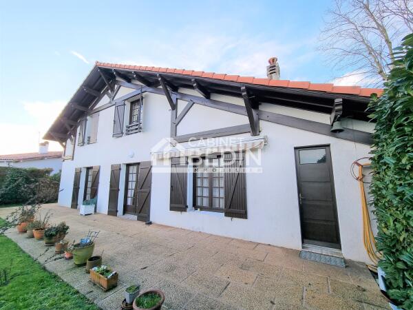 MAISON ST PAUL PISCINE GARAGE