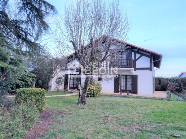 MAISON ST PAUL PISCINE GARAGE