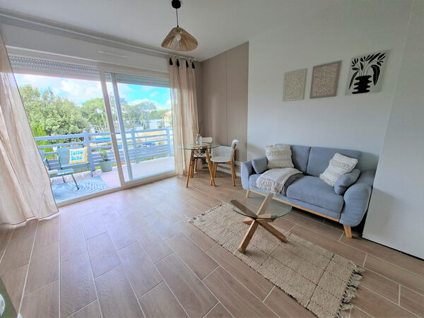 APPARTEMENT PARKING TERRASSE