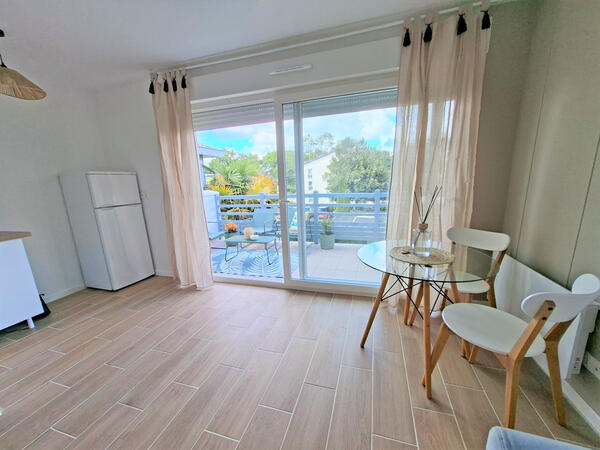 APPARTEMENT PARKING TERRASSE