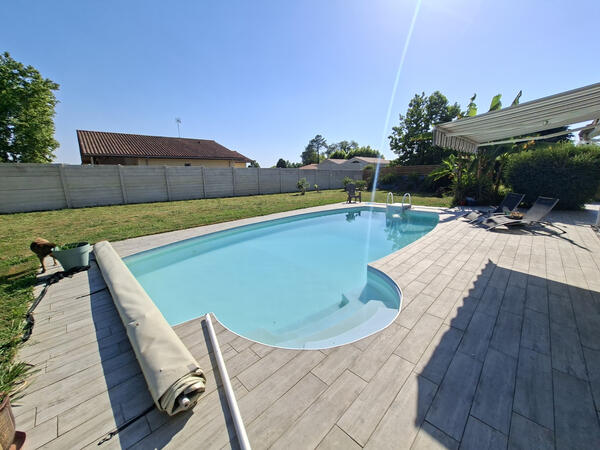 T5+double garage +piscine +terrain