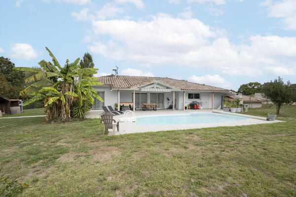 T5+double garage +piscine +terrain