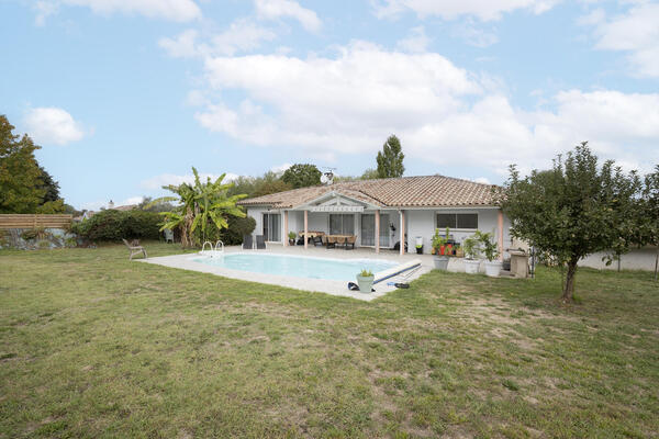 T5+double garage +piscine +terrain